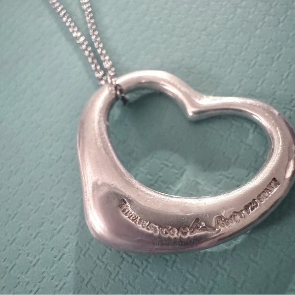 Tiffany & Co. 925 Silver Elsa Peretti Open Heart Necklace Large Size 27mm + COA - Picture 3 of 6